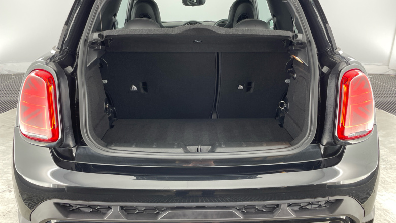 MINI Hatchback 1.5 Cooper Sport Premium Plus 3dr Auto Petrol Hatchback